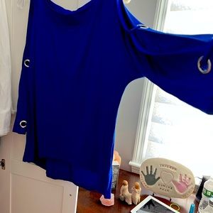 Royal blue top size large